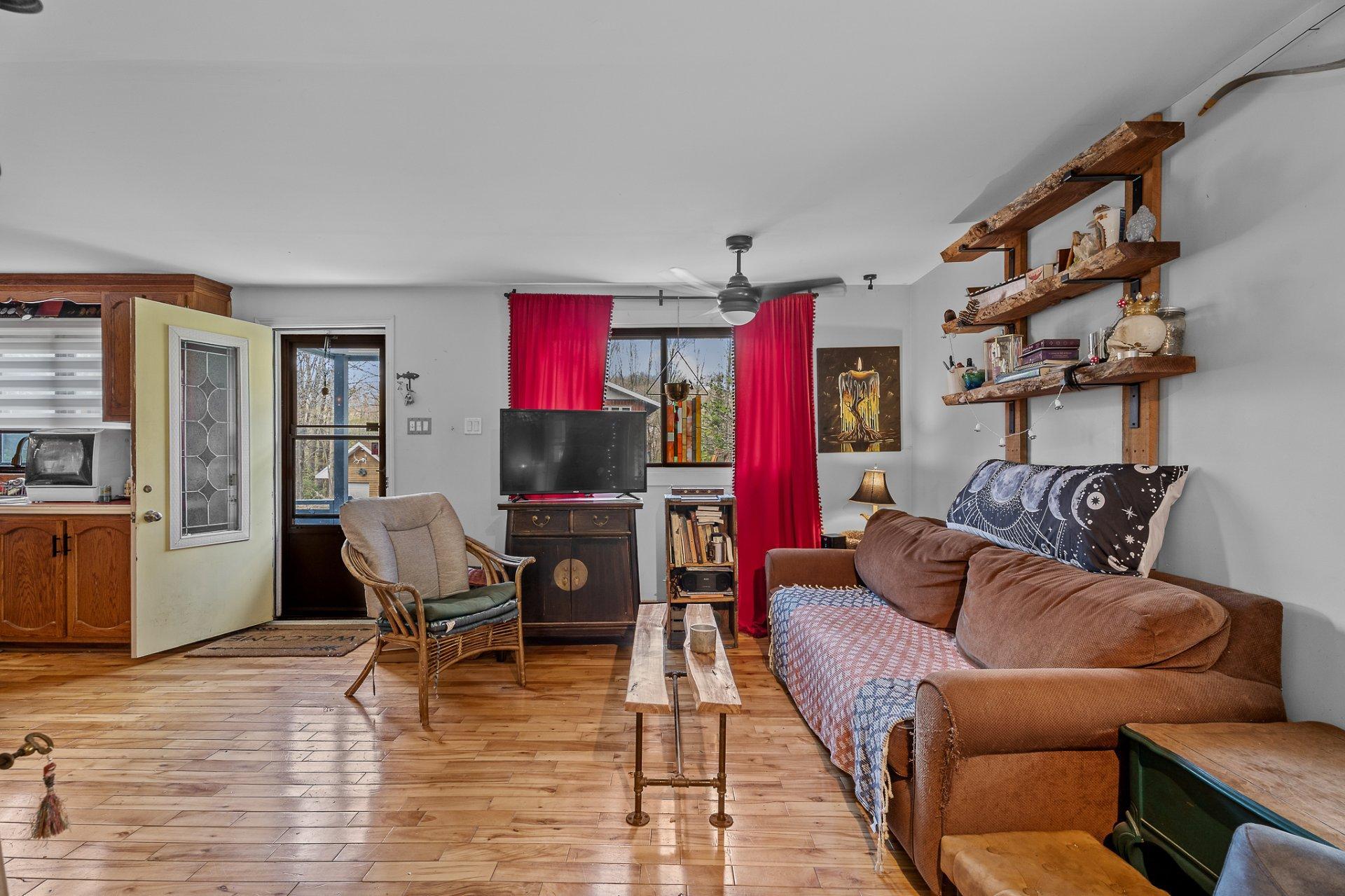 









240


Ch. Laporte

,
Saint-Adolphe-d'Howard,




QC
J0T2B0

