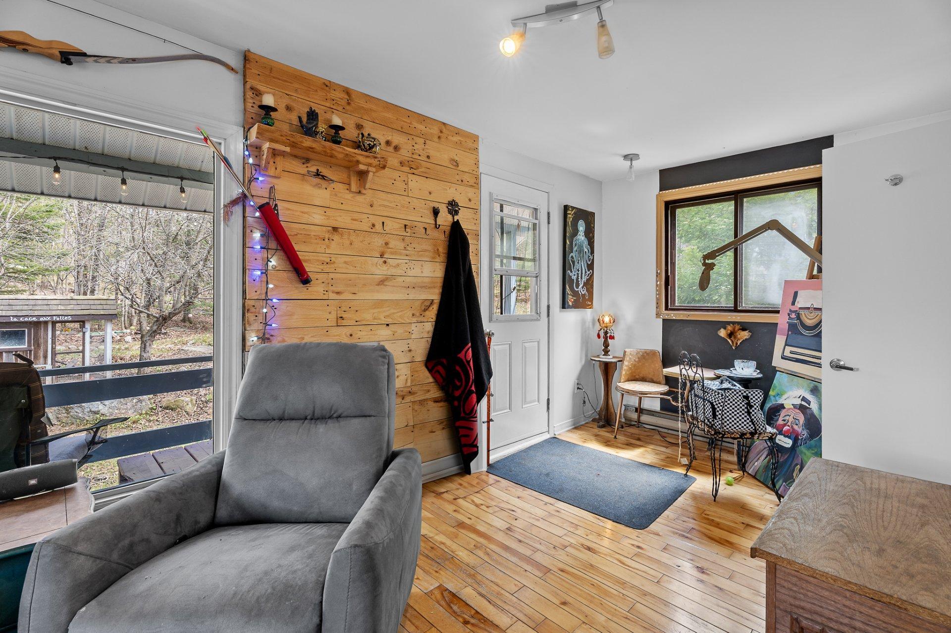 









240


Ch. Laporte

,
Saint-Adolphe-d'Howard,




QC
J0T2B0

