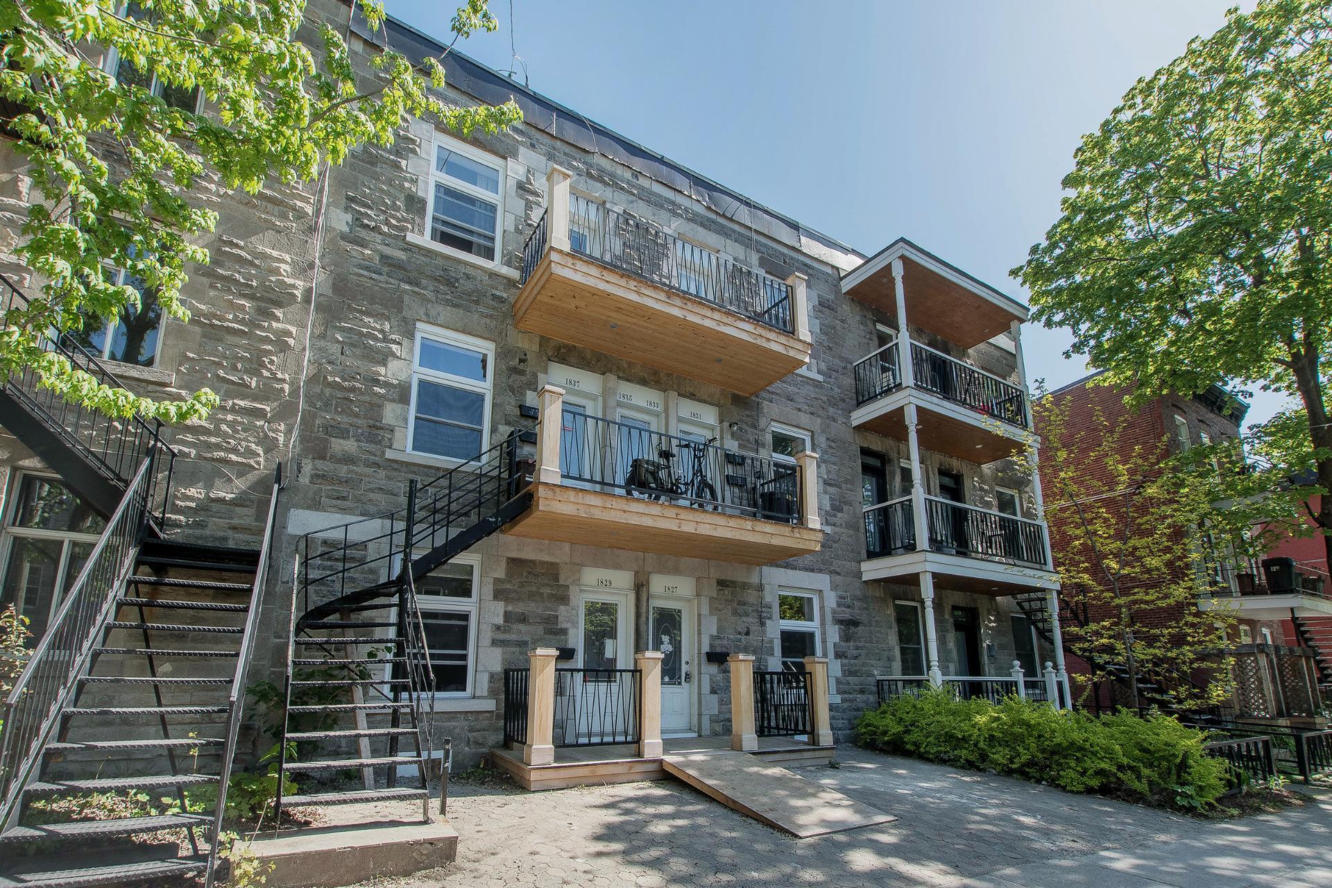 









1827

 - 1837


Rue Théodore

,
Montréal (Mercier/Hochelaga-Maisonneuve),




QC
H1V3B7

