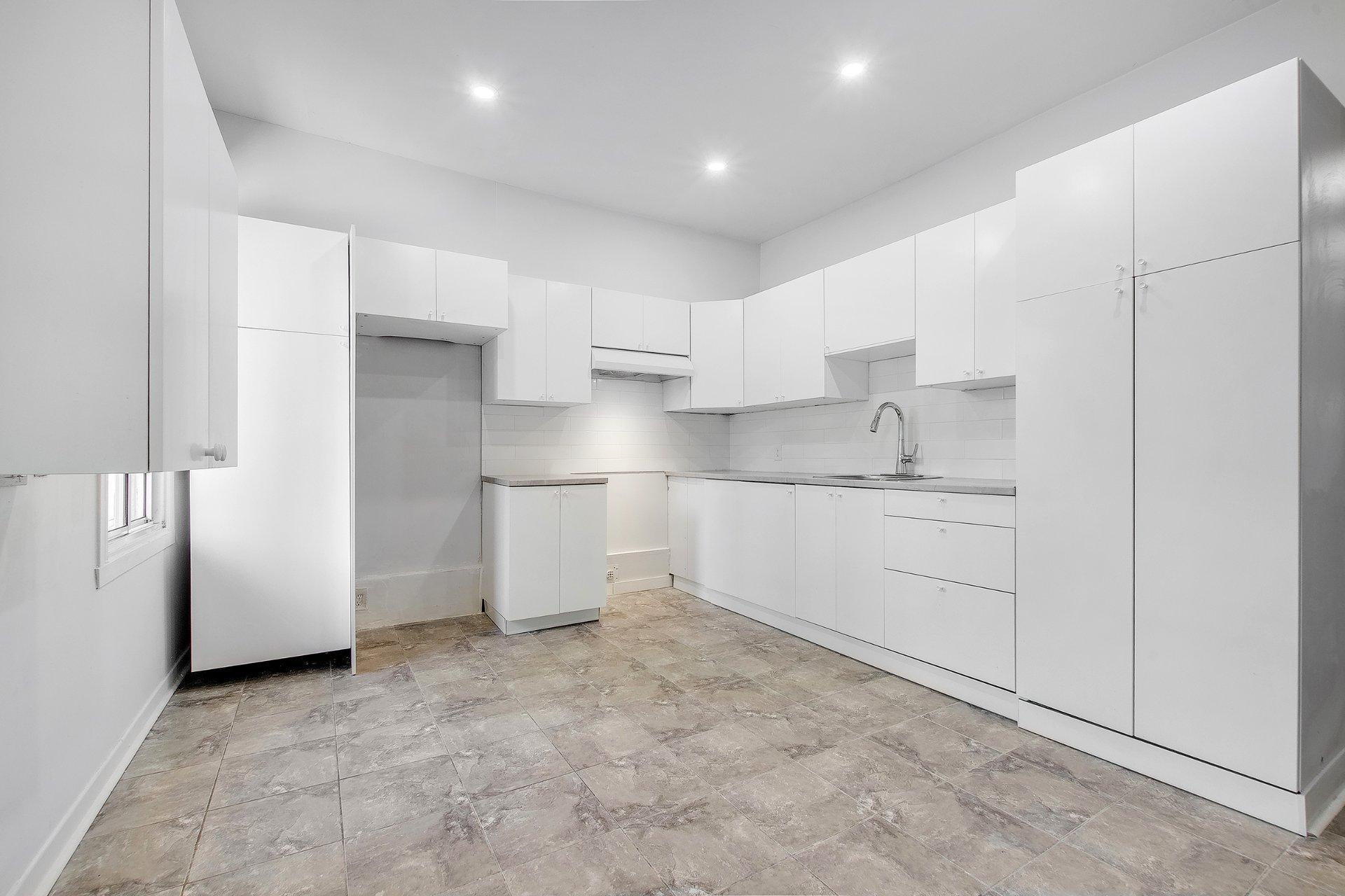 









1827

 - 1837


Rue Théodore

,
Montréal (Mercier/Hochelaga-Maisonneuve),




QC
H1V3B7


