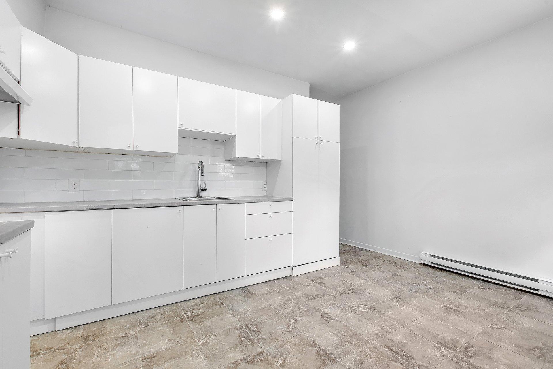 









1827

 - 1837


Rue Théodore

,
Montréal (Mercier/Hochelaga-Maisonneuve),




QC
H1V3B7

