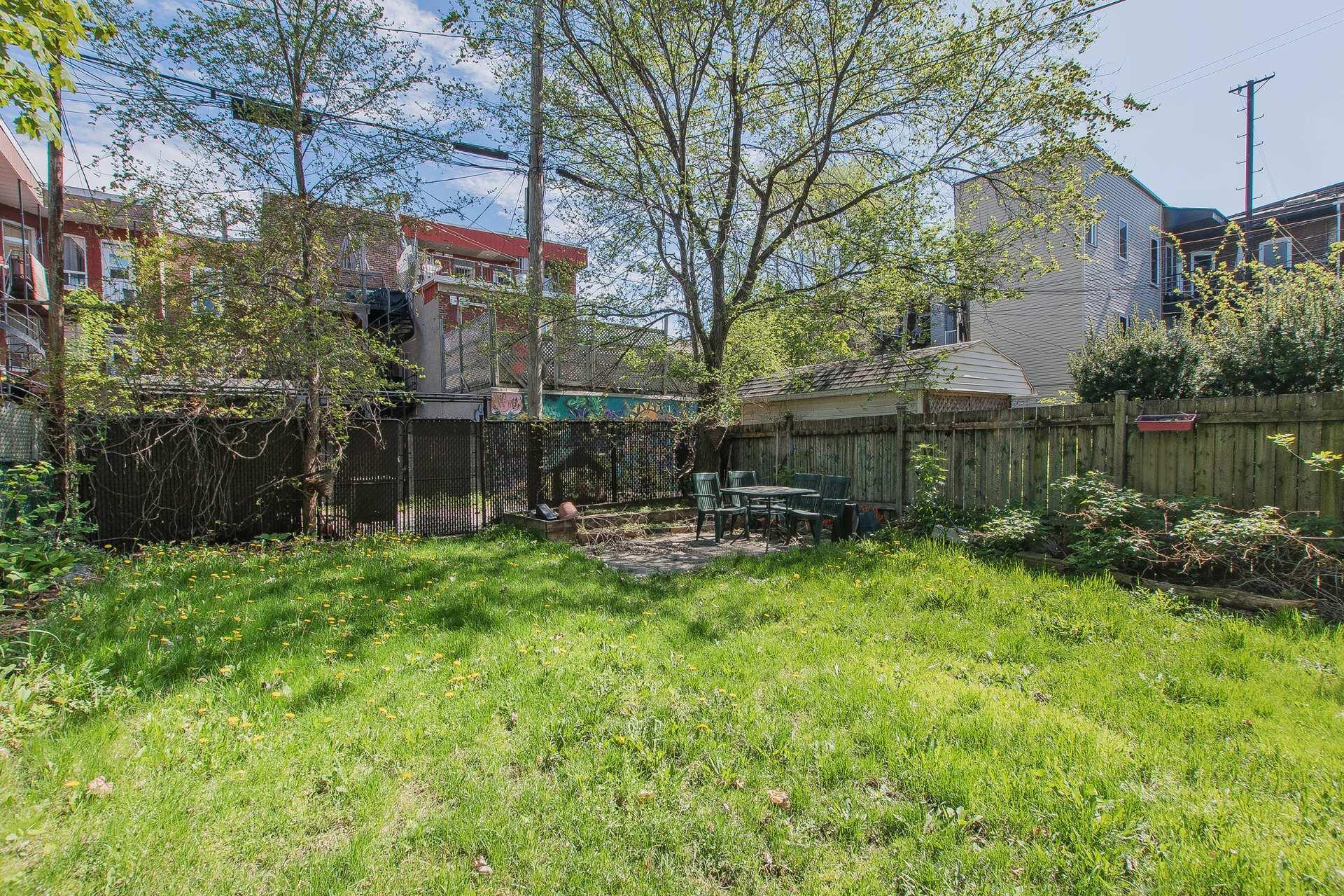 









1827

 - 1837


Rue Théodore

,
Montréal (Mercier/Hochelaga-Maisonneuve),




QC
H1V3B7

