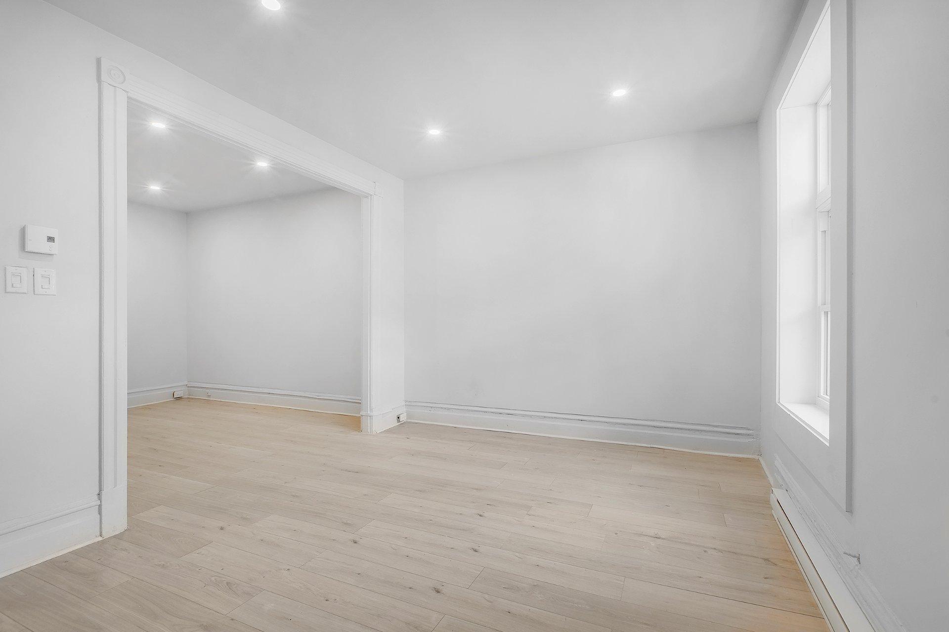 









1827

 - 1837


Rue Théodore

,
Montréal (Mercier/Hochelaga-Maisonneuve),




QC
H1V3B7

