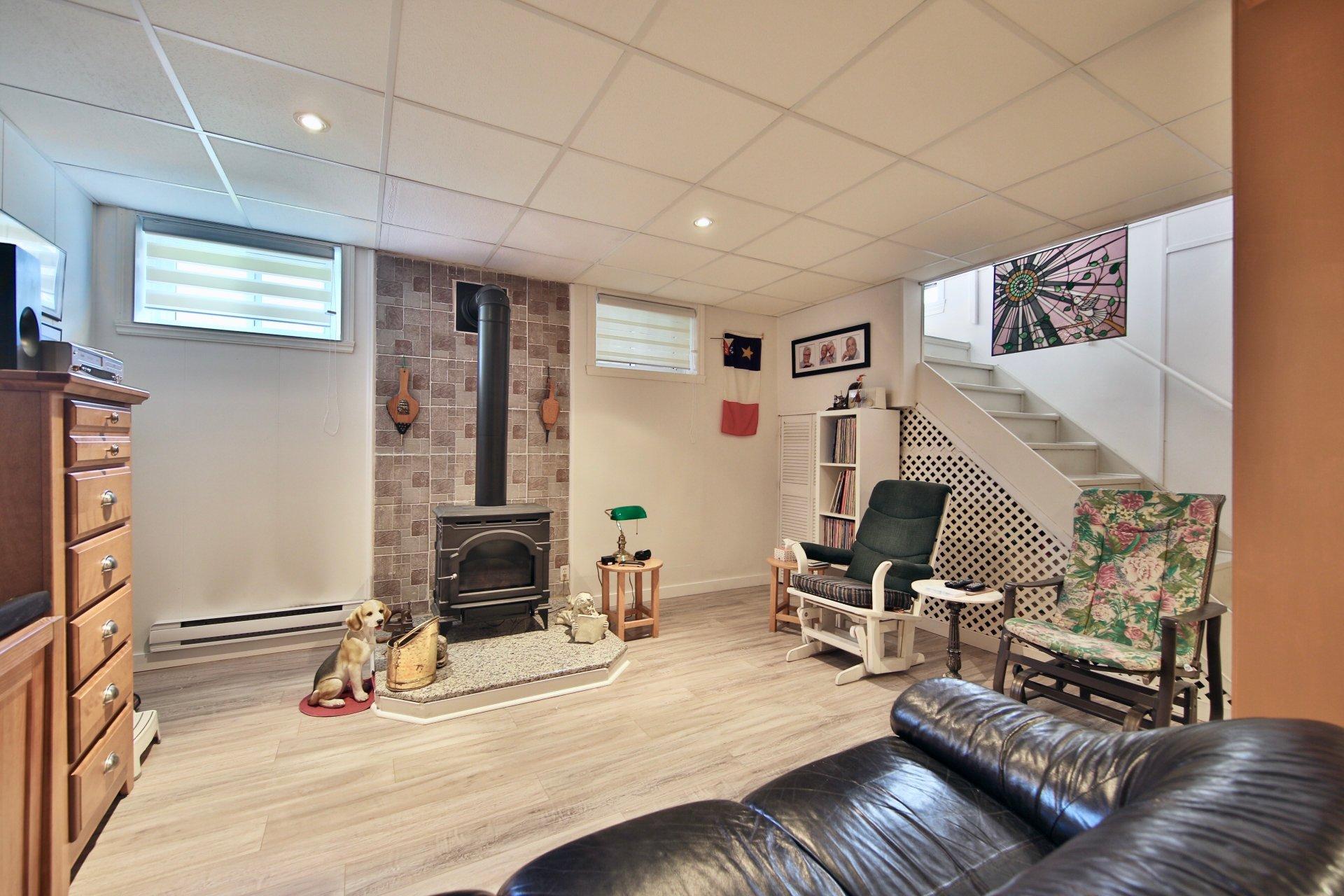 









3790


Rue Rocheleau

,
Longueuil (Saint-Hubert),




QC
J3Y4T9

