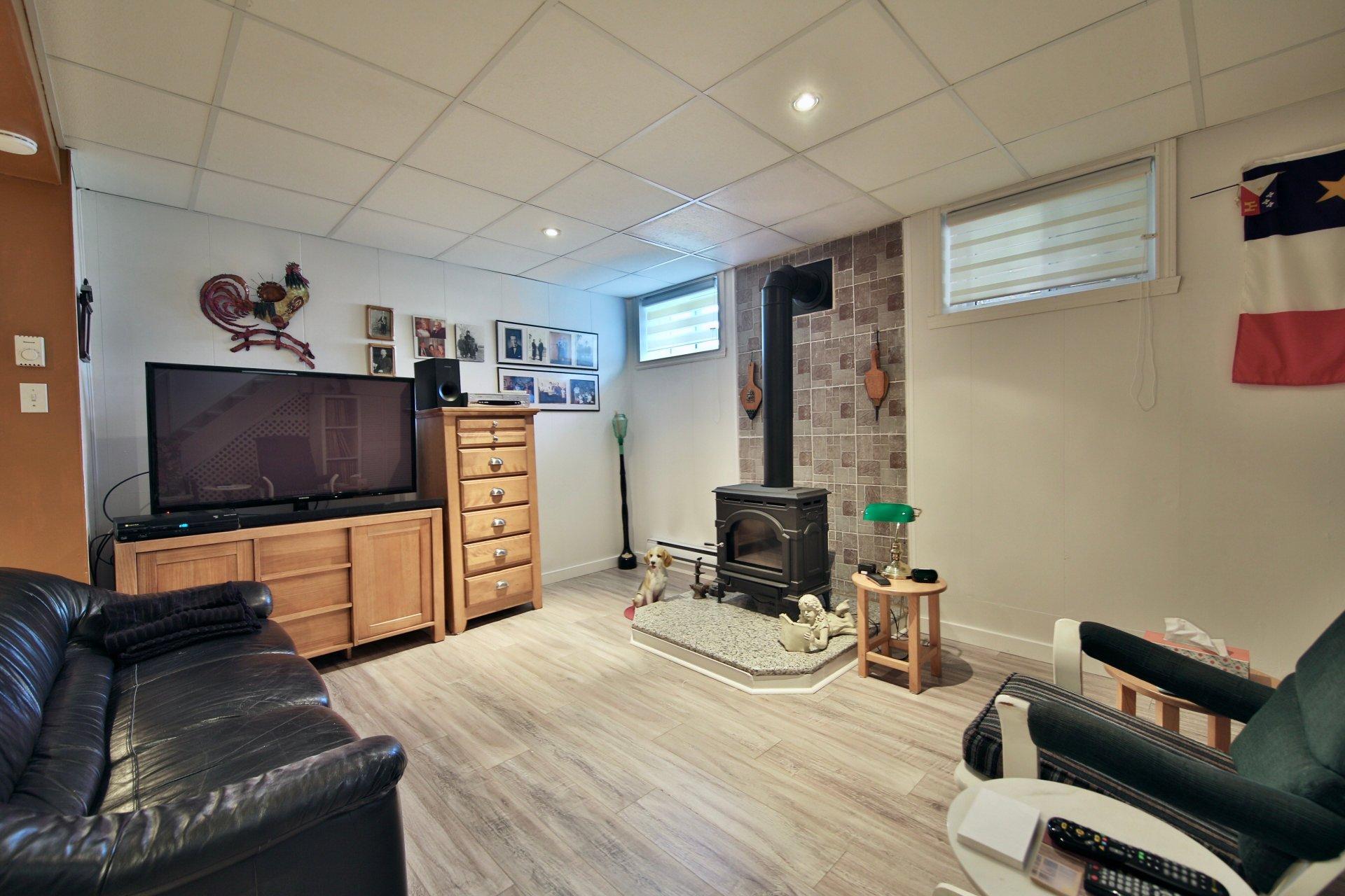 









3790


Rue Rocheleau

,
Longueuil (Saint-Hubert),




QC
J3Y4T9

