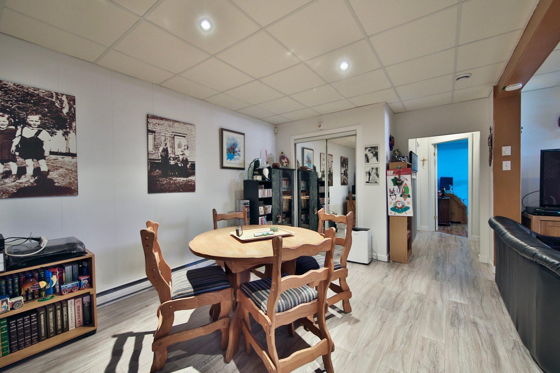 









3790


Rue Rocheleau

,
Longueuil (Saint-Hubert),




QC
J3Y4T9

