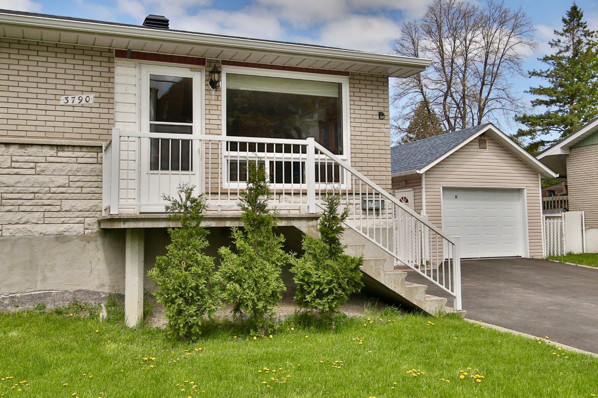 









3790


Rue Rocheleau

,
Longueuil (Saint-Hubert),




QC
J3Y4T9

