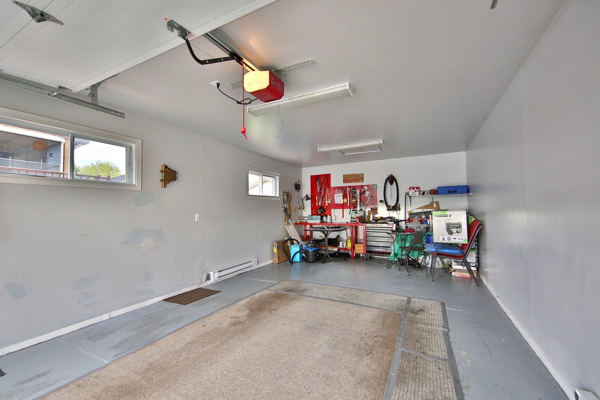 









3790


Rue Rocheleau

,
Longueuil (Saint-Hubert),




QC
J3Y4T9

