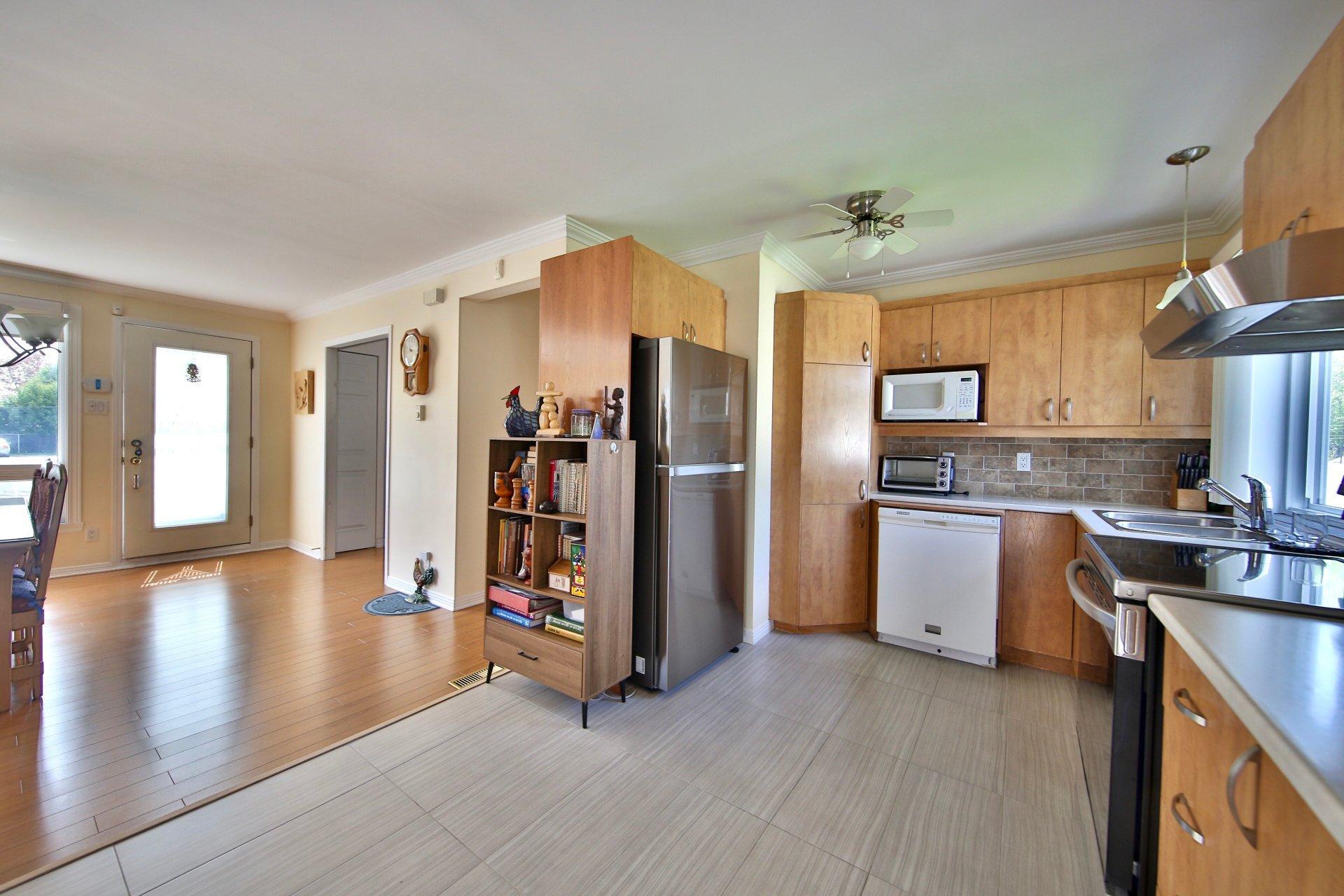 









3790


Rue Rocheleau

,
Longueuil (Saint-Hubert),




QC
J3Y4T9

