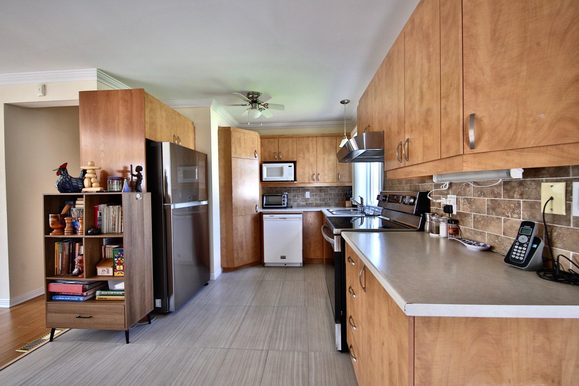 









3790


Rue Rocheleau

,
Longueuil (Saint-Hubert),




QC
J3Y4T9

