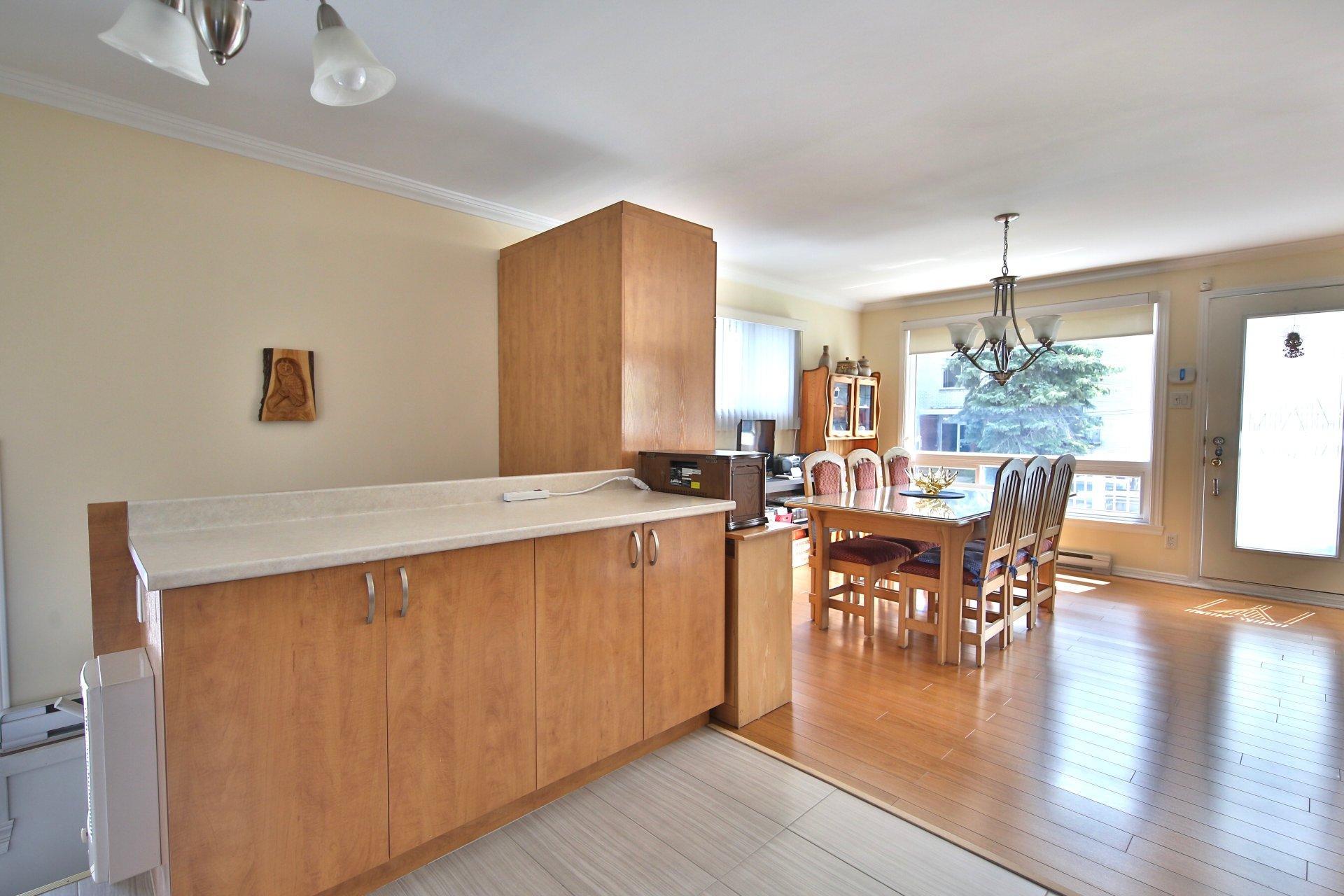 









3790


Rue Rocheleau

,
Longueuil (Saint-Hubert),




QC
J3Y4T9


