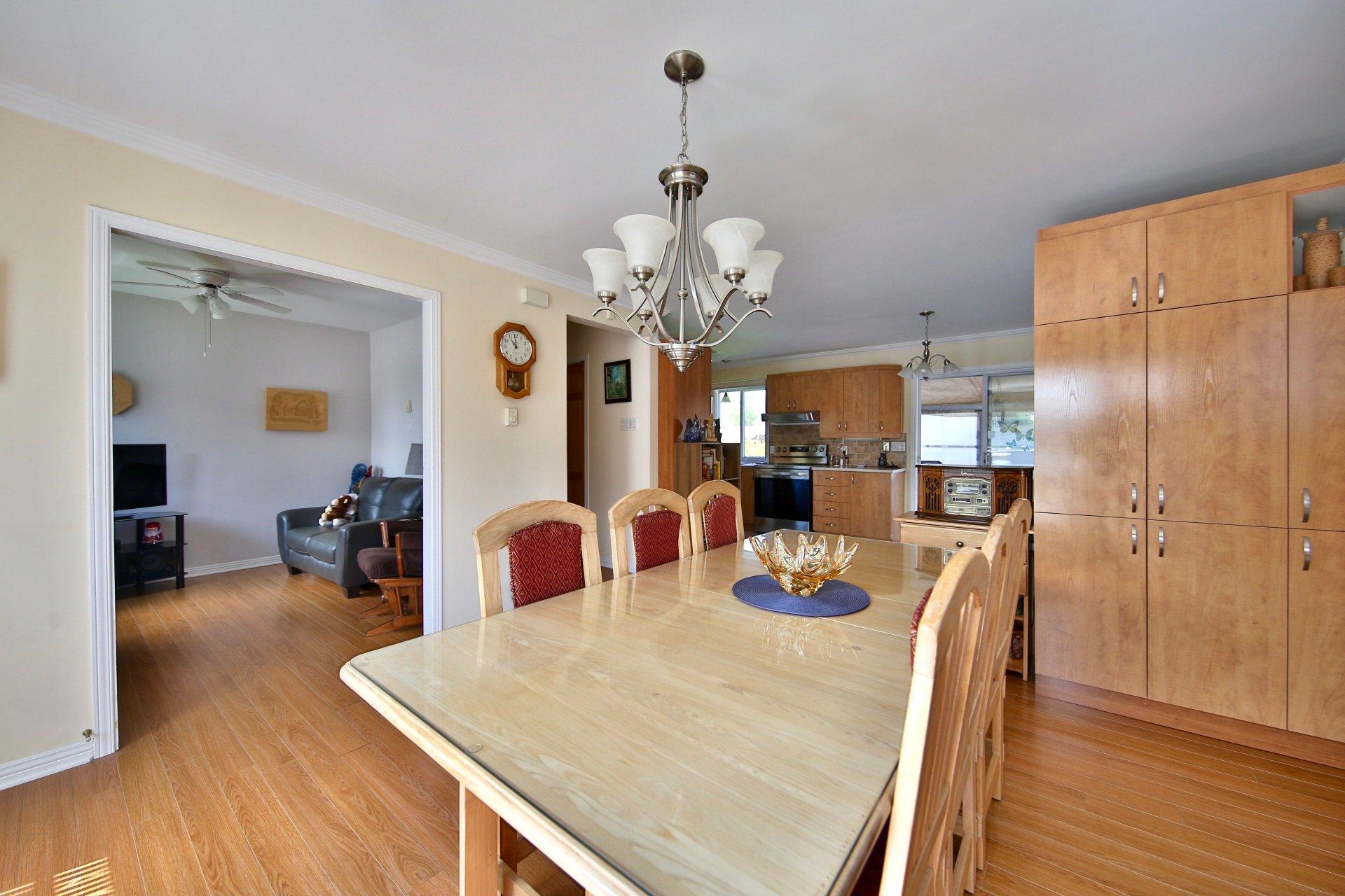









3790


Rue Rocheleau

,
Longueuil (Saint-Hubert),




QC
J3Y4T9

