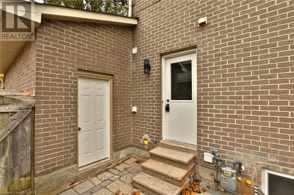 












LOWER - 277 MISSISSAGA STREET

,
Oakville,




Ontario
L6L6J8

