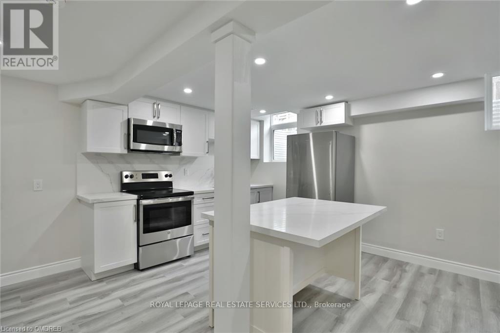 












LOWER - 277 MISSISSAGA STREET

,
Oakville,




Ontario
L6L6J8

