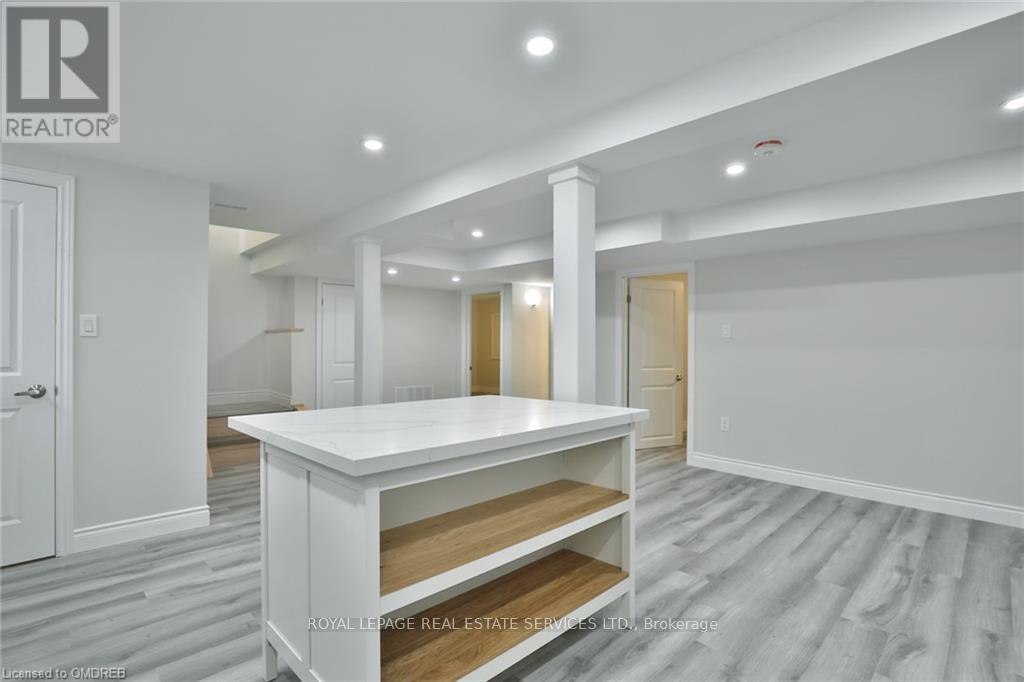 












LOWER - 277 MISSISSAGA STREET

,
Oakville,




Ontario
L6L6J8

