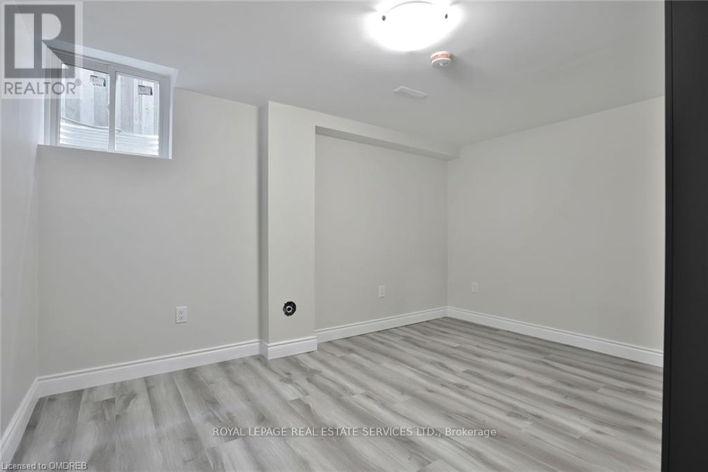 












LOWER - 277 MISSISSAGA STREET

,
Oakville,




Ontario
L6L6J8

