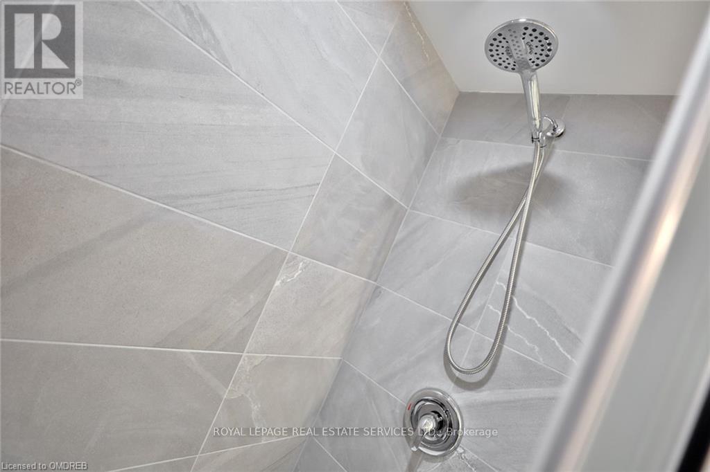












LOWER - 277 MISSISSAGA STREET

,
Oakville,




Ontario
L6L6J8


