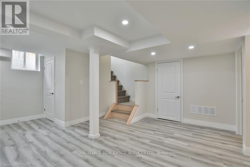 












LOWER - 277 MISSISSAGA STREET

,
Oakville,




Ontario
L6L6J8

