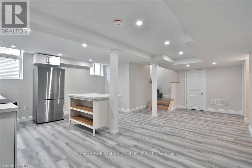 












LOWER - 277 MISSISSAGA STREET

,
Oakville,




Ontario
L6L6J8


