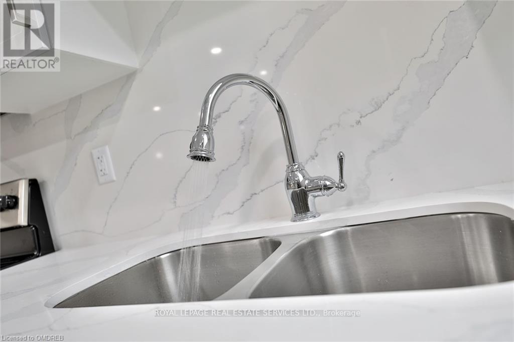 












LOWER - 277 MISSISSAGA STREET

,
Oakville,




Ontario
L6L6J8

