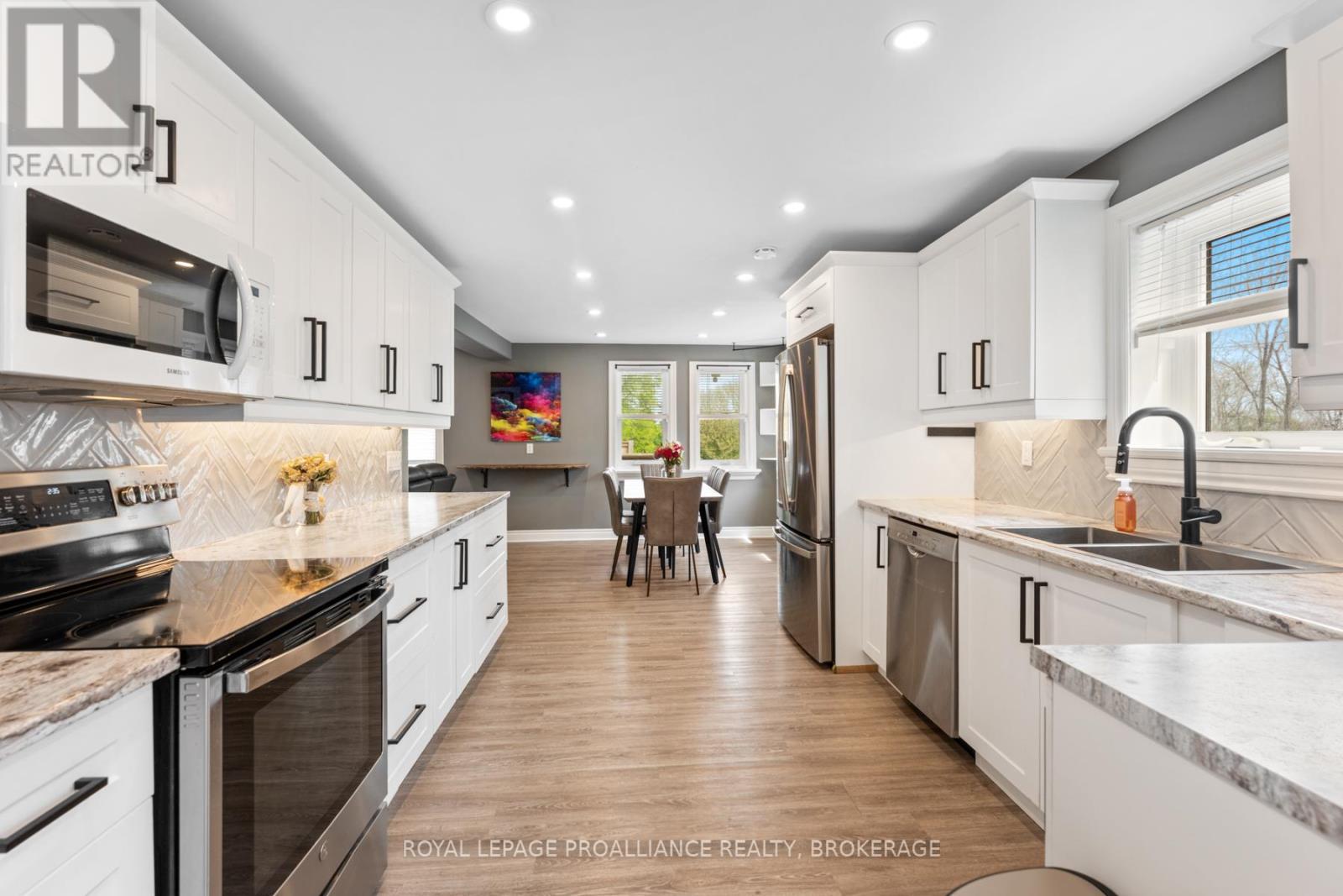 












939 SYDENHAM ROAD

,
Kingston (City Northwest),




Ontario
K7M3L8

