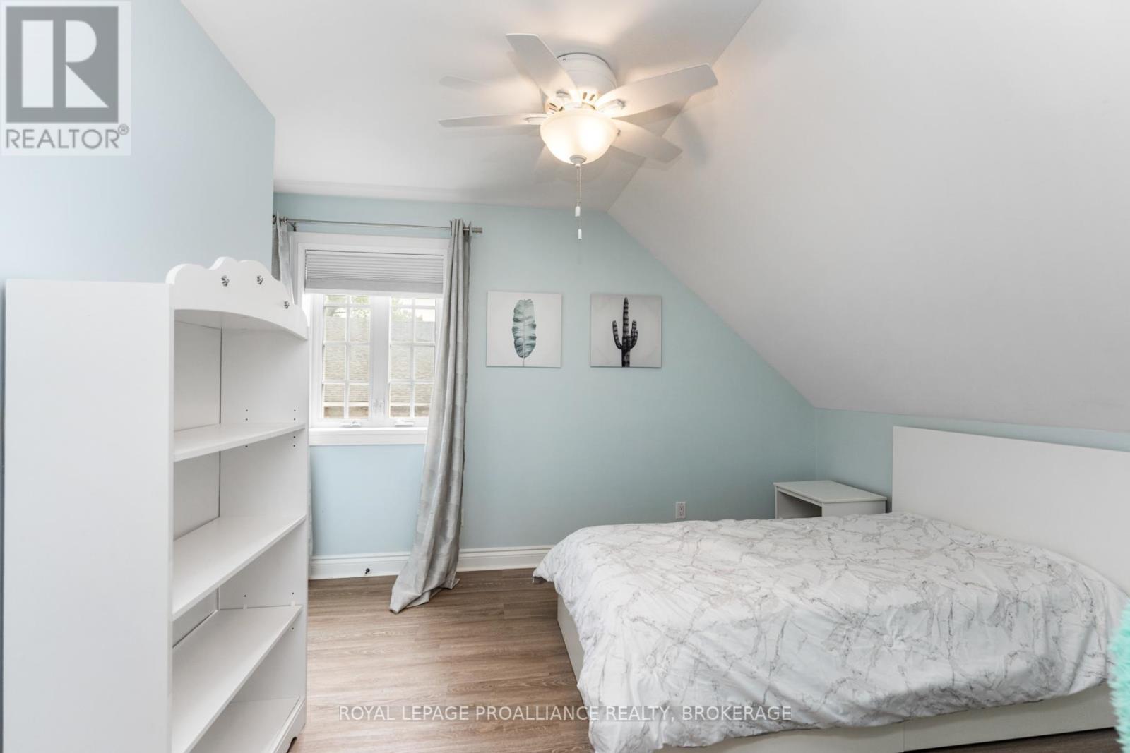 












939 SYDENHAM ROAD

,
Kingston (City Northwest),




Ontario
K7M3L8

