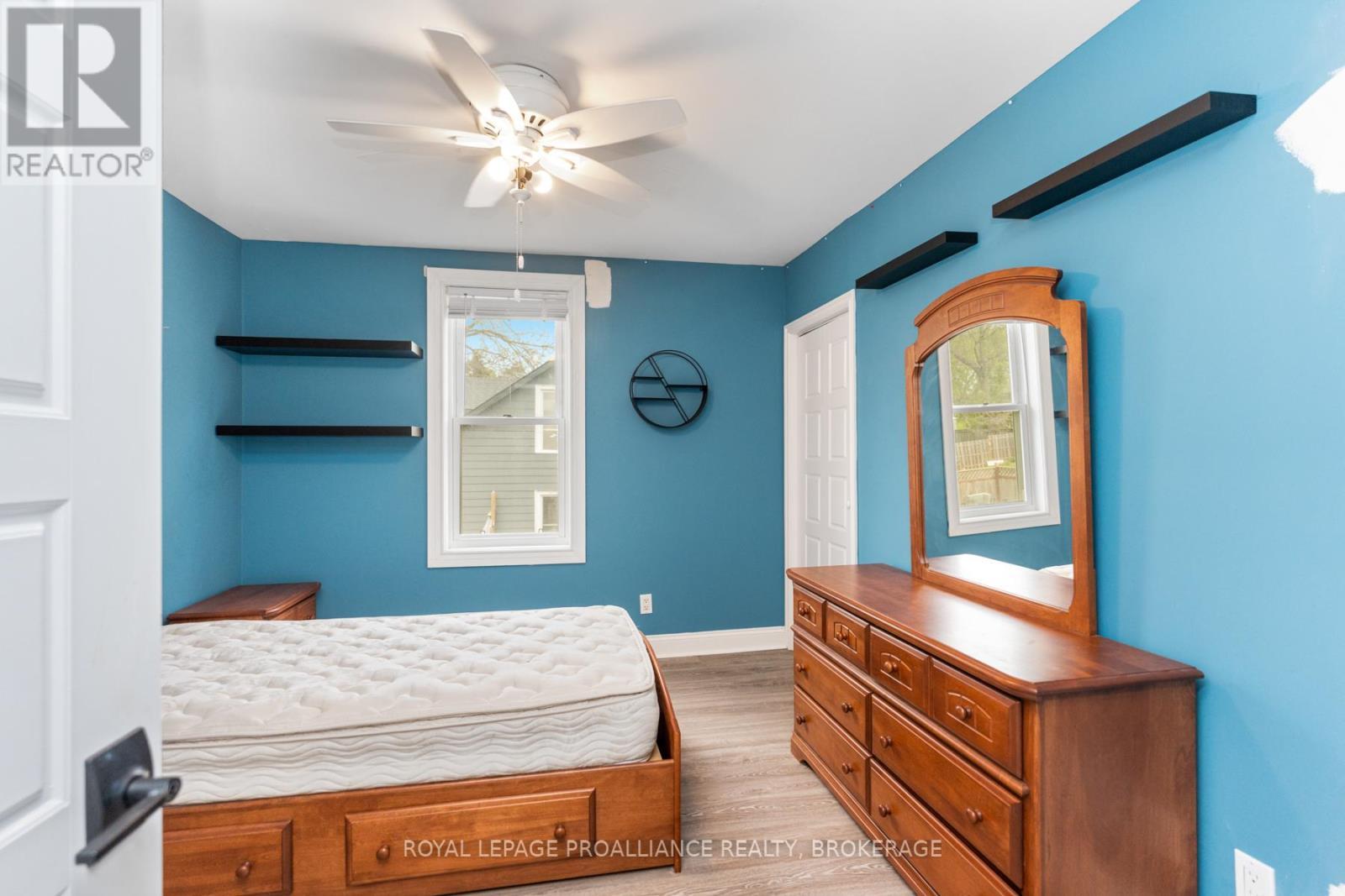 












939 SYDENHAM ROAD

,
Kingston (City Northwest),




Ontario
K7M3L8

