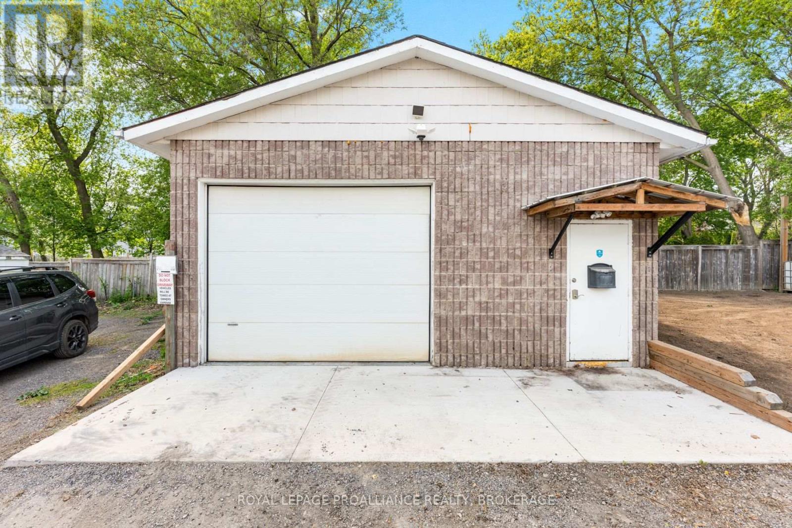 












939 SYDENHAM ROAD

,
Kingston (City Northwest),




Ontario
K7M3L8

