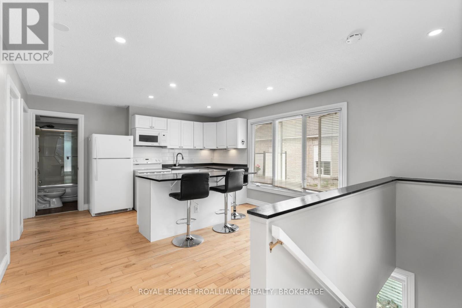 












939 SYDENHAM ROAD

,
Kingston (City Northwest),




Ontario
K7M3L8

