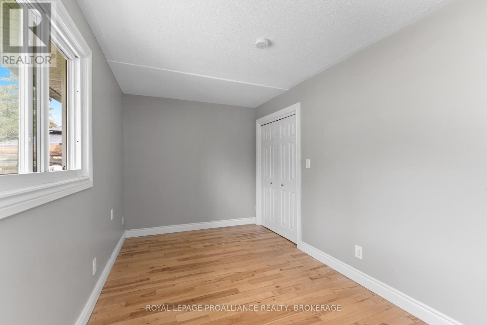 












939 SYDENHAM ROAD

,
Kingston (City Northwest),




Ontario
K7M3L8

