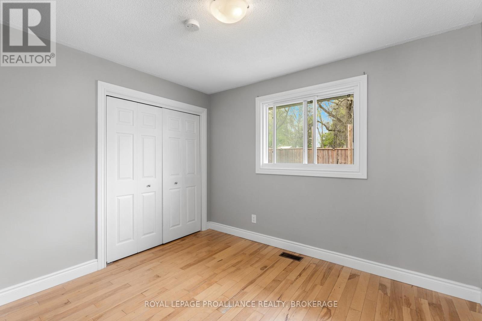












939 SYDENHAM ROAD

,
Kingston (City Northwest),




Ontario
K7M3L8

