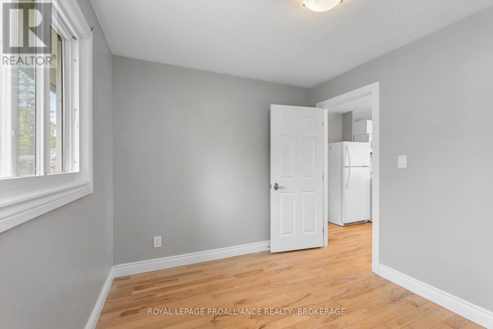 












939 SYDENHAM ROAD

,
Kingston (City Northwest),




Ontario
K7M3L8

