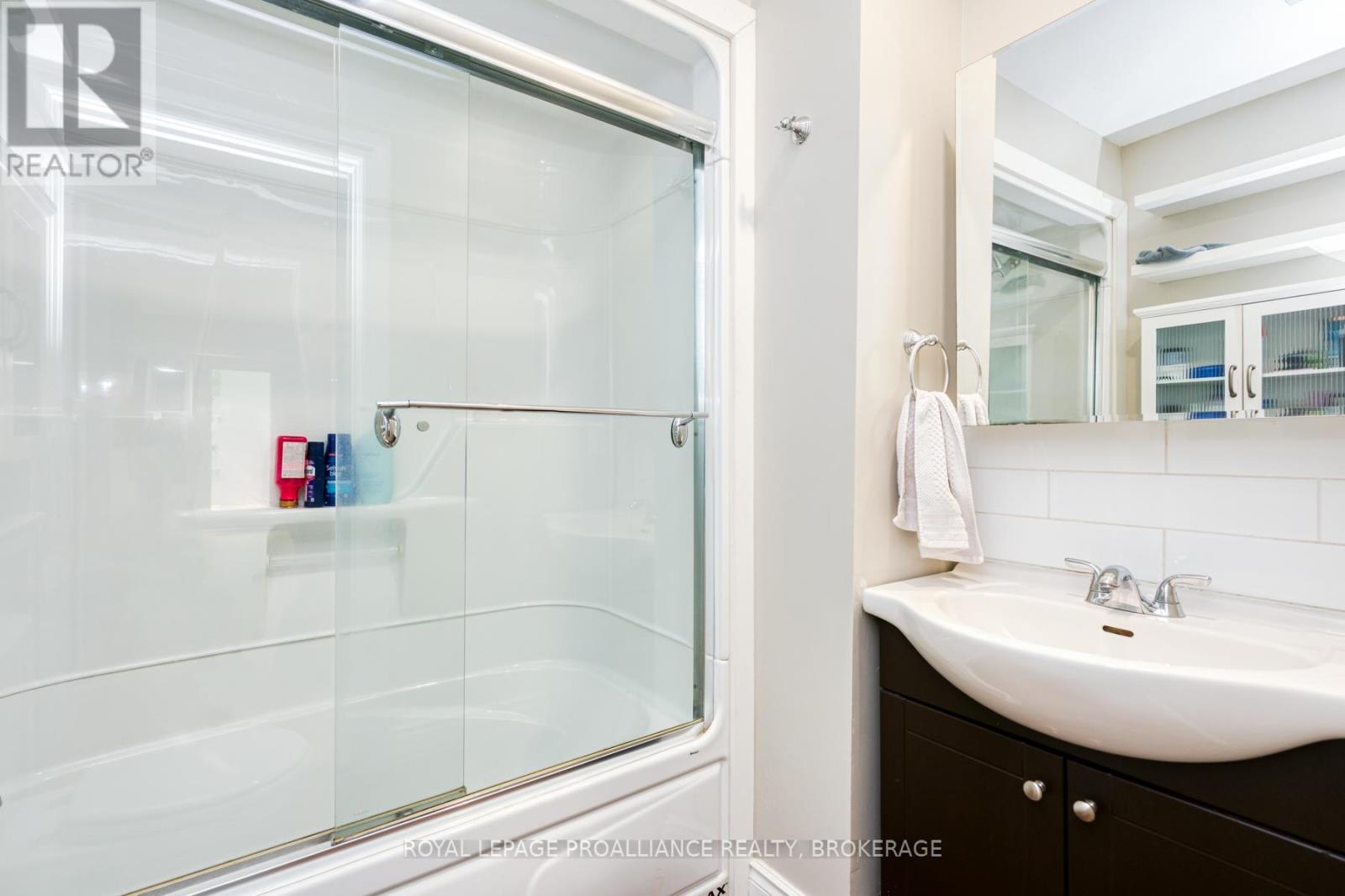 












939 SYDENHAM ROAD

,
Kingston (City Northwest),




Ontario
K7M3L8

