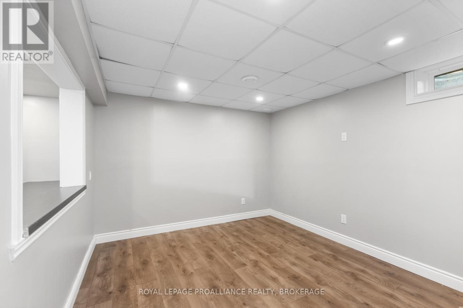 












939 SYDENHAM ROAD

,
Kingston (City Northwest),




Ontario
K7M3L8

