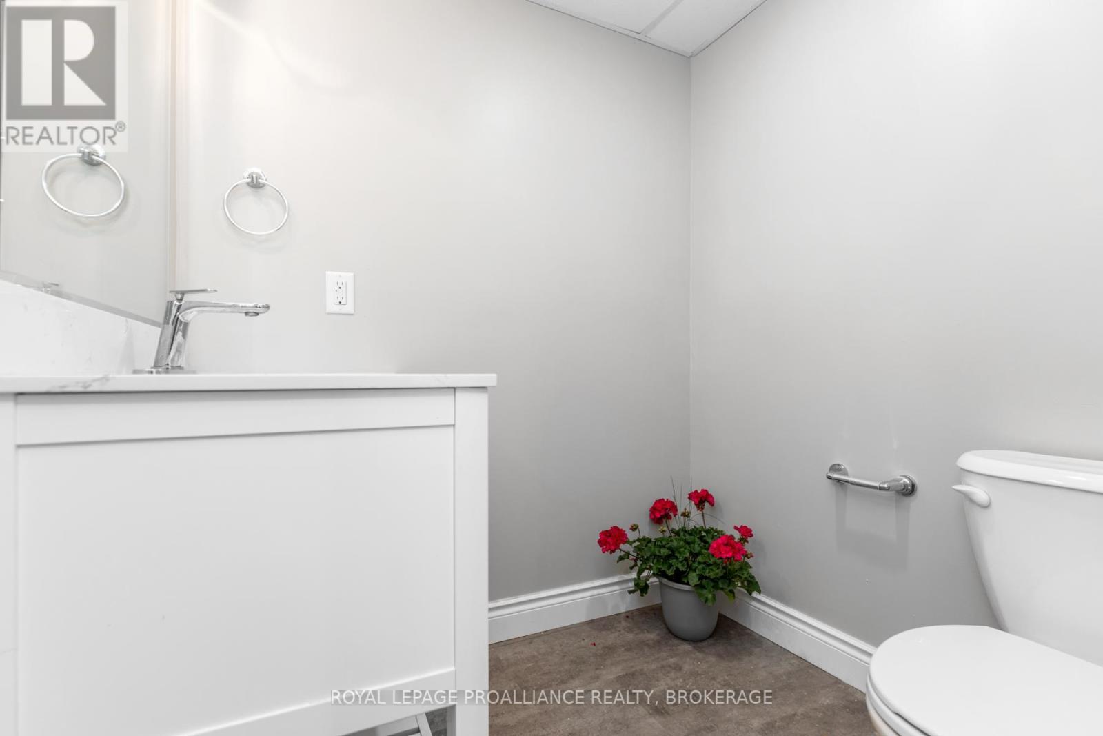 












939 SYDENHAM ROAD

,
Kingston (City Northwest),




Ontario
K7M3L8

