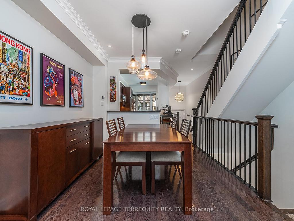 









245


Van Dusen

Boulevard, 8,
Toronto,




ON
M8Z 3J2

