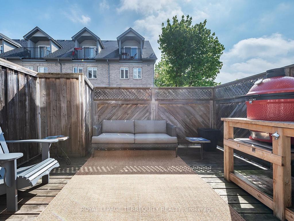 









245


Van Dusen

Boulevard, 8,
Toronto,




ON
M8Z 3J2

