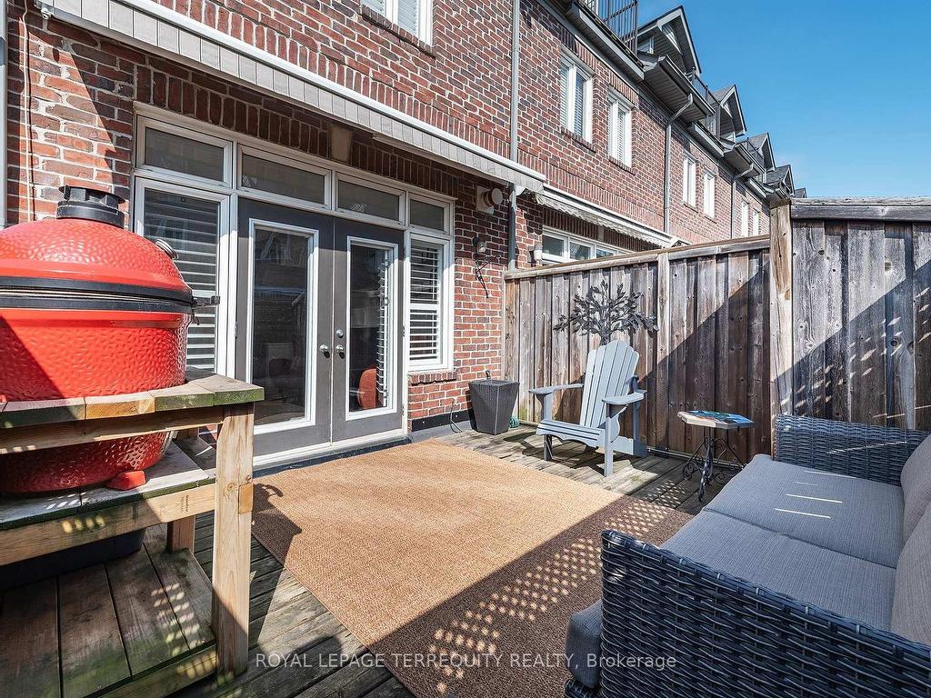 









245


Van Dusen

Boulevard, 8,
Toronto,




ON
M8Z 3J2

