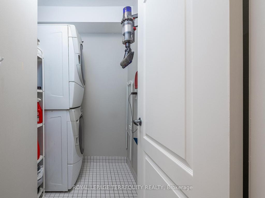 









245


Van Dusen

Boulevard, 8,
Toronto,




ON
M8Z 3J2

