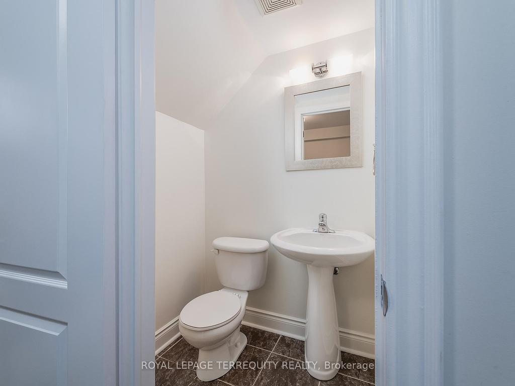 









245


Van Dusen

Boulevard, 8,
Toronto,




ON
M8Z 3J2

