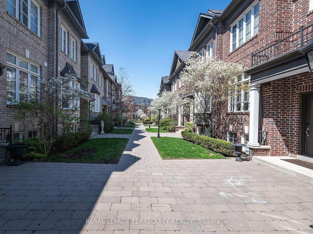 









245


Van Dusen

Boulevard, 8,
Toronto,




ON
M8Z 3J2

