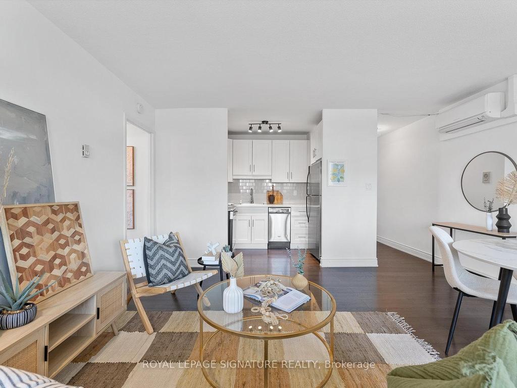 









40


Homewood

Avenue, 2217,
Toronto,




ON
M4Y 2K2

