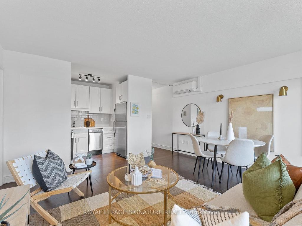 









40


Homewood

Avenue, 2217,
Toronto,




ON
M4Y 2K2

