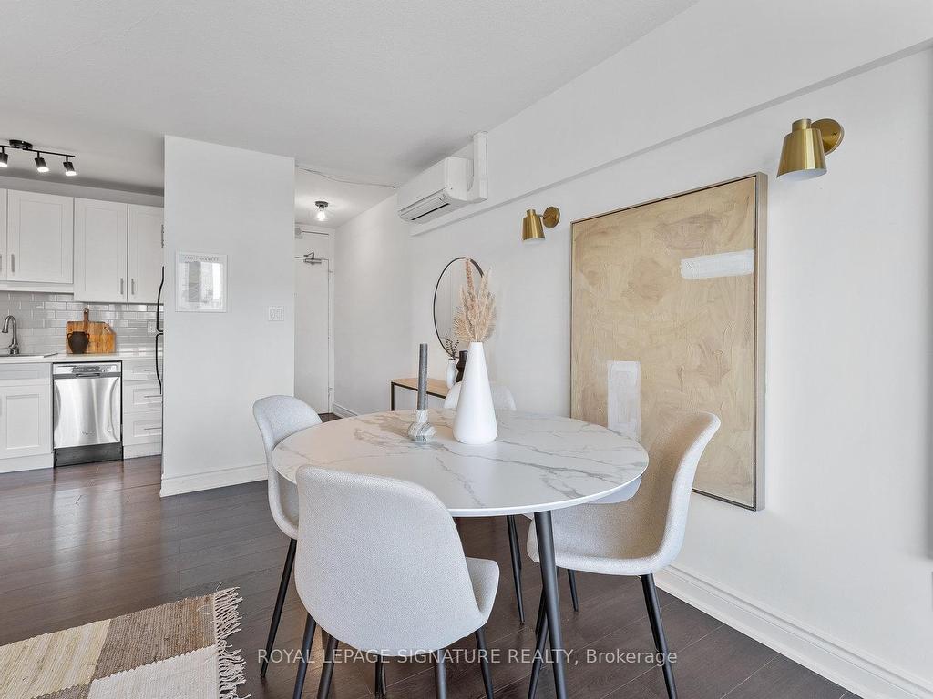 









40


Homewood

Avenue, 2217,
Toronto,




ON
M4Y 2K2

