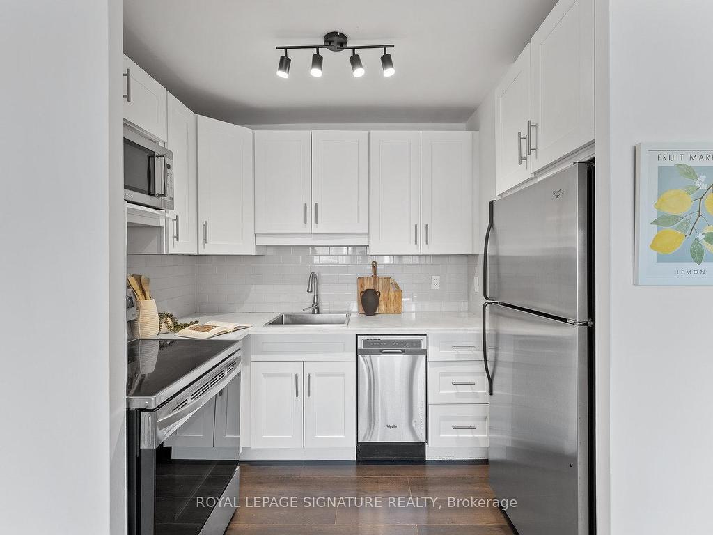 









40


Homewood

Avenue, 2217,
Toronto,




ON
M4Y 2K2

