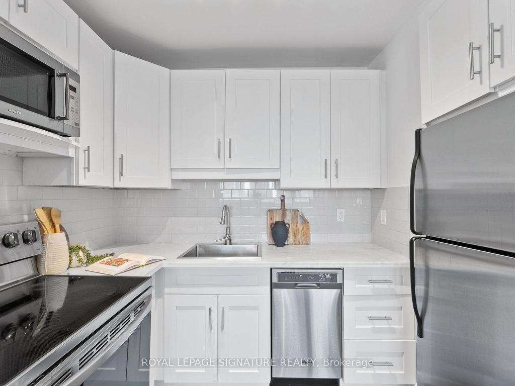 









40


Homewood

Avenue, 2217,
Toronto,




ON
M4Y 2K2

