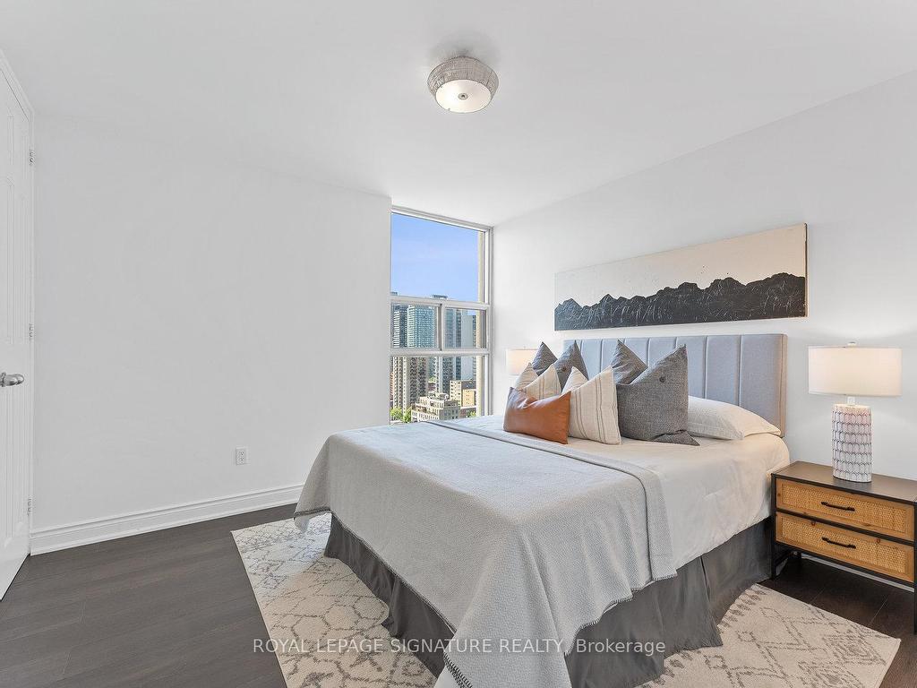 









40


Homewood

Avenue, 2217,
Toronto,




ON
M4Y 2K2

