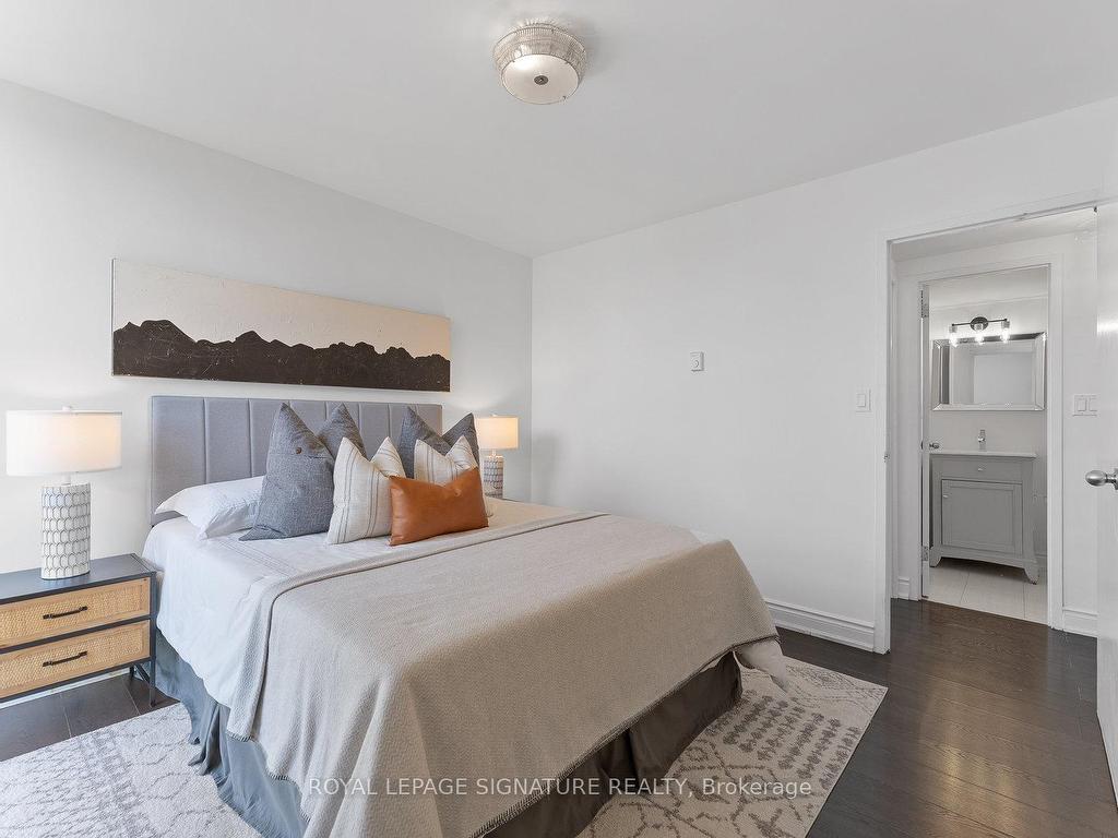 









40


Homewood

Avenue, 2217,
Toronto,




ON
M4Y 2K2

