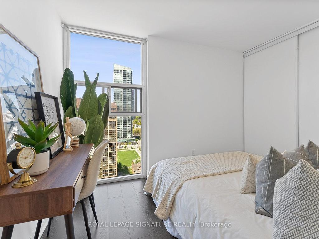 









40


Homewood

Avenue, 2217,
Toronto,




ON
M4Y 2K2

