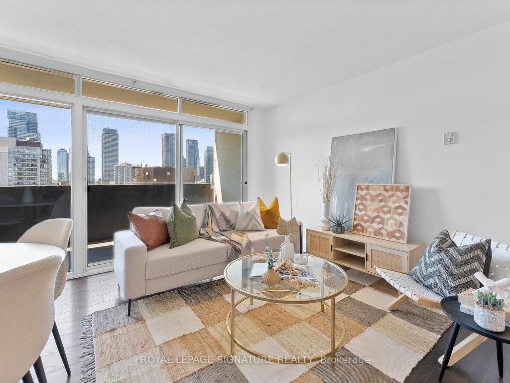 









40


Homewood

Avenue, 2217,
Toronto,




ON
M4Y 2K2

